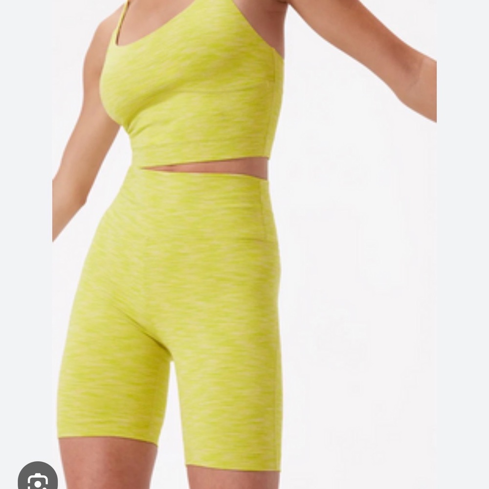 NEW NWT Outdoor Voices Bright Chartreuse Flow Crop Top and Biker shorts